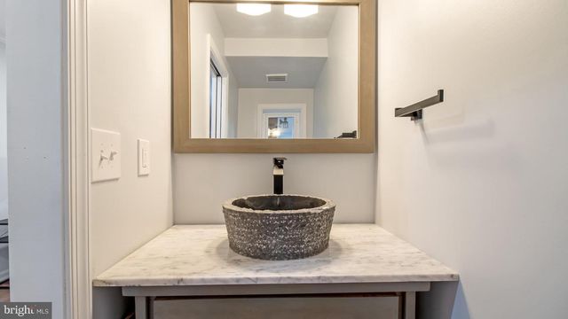 304 S WOLFE ST, Baltimore, MD 21231