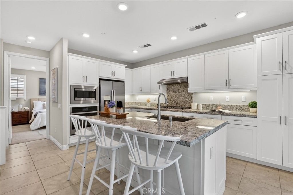 Image 6 of property listing at 20506 Galloway Drive, Saugus, CA 91350