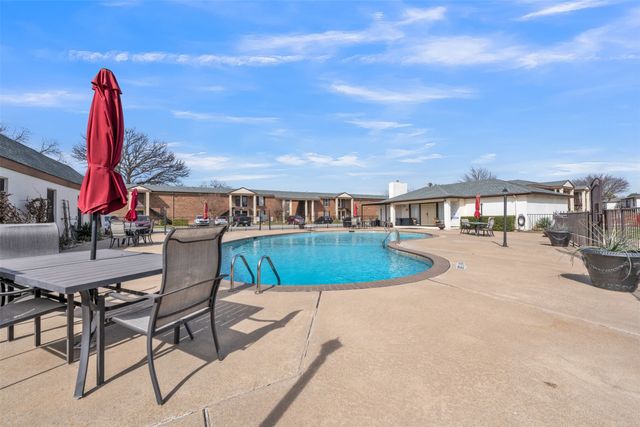 4024 Ridglea Country Club Drive 611, Fort Worth, TX 76126