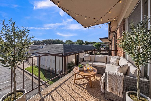 4024 Ridglea Country Club Drive 611, Fort Worth, TX 76126