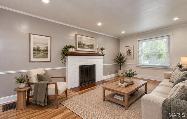 6909 Dartmouth Avenue, St Louis, MO 63130