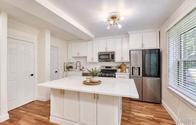 6909 Dartmouth Avenue, St Louis, MO 63130