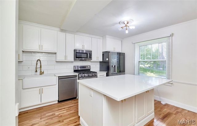 6909 Dartmouth Avenue, St Louis, MO 63130