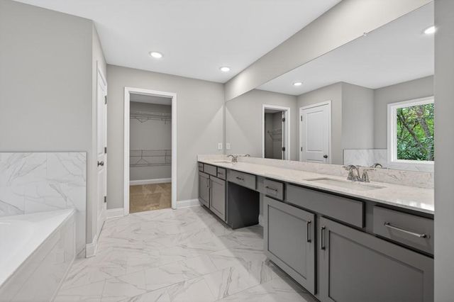 4862 White Street, Sugar Hill, GA 30518