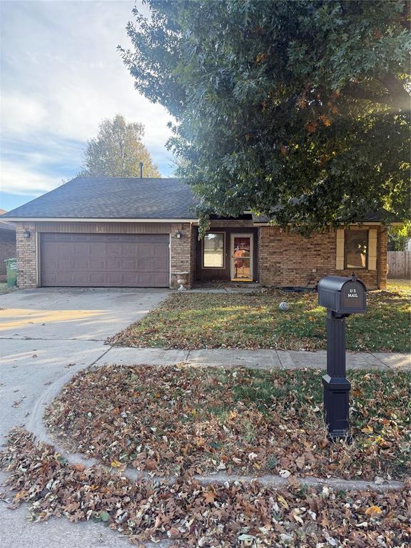 1308 Oswego Drive, Yukon, OK 73099