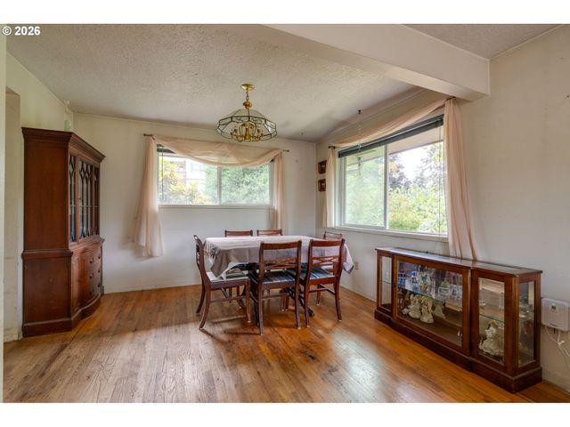 4309 Se VIEW ACRES Rd, Milwaukie, OR 97267