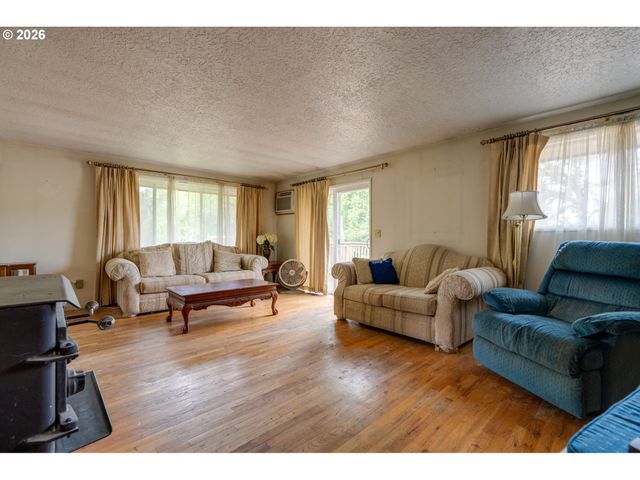4309 Se VIEW ACRES Rd, Milwaukie, OR 97267