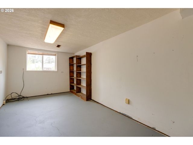 4309 Se VIEW ACRES Rd, Milwaukie, OR 97267