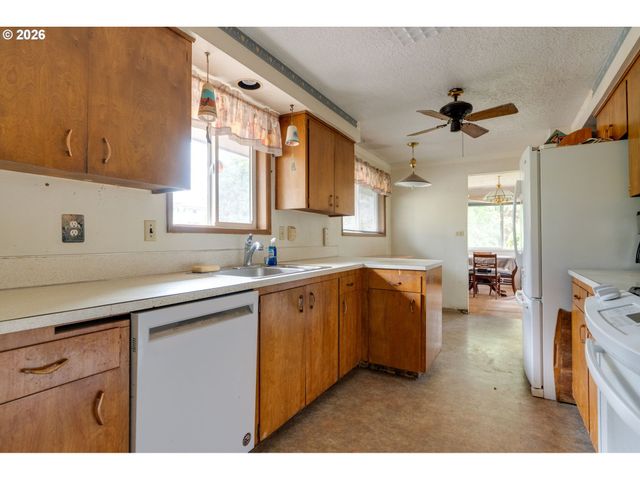 4309 Se VIEW ACRES Rd, Milwaukie, OR 97267