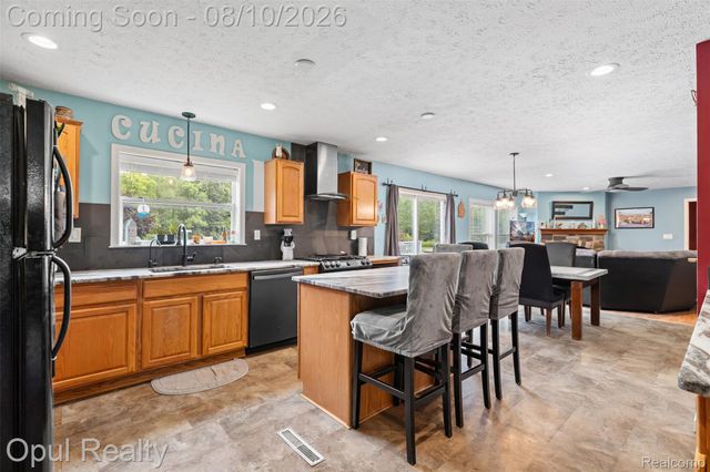 12792 Wells Road, London Township, MI 48160