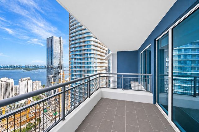 60 SW 13th St 4002, Miami, FL 33130