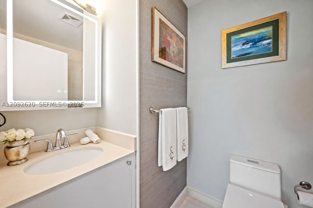 60 SW 13th St 4002, Miami, FL 33130