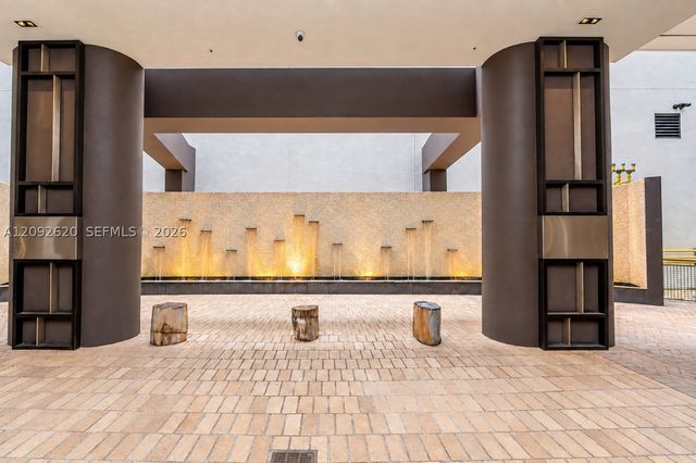 60 SW 13th St 4002, Miami, FL 33130