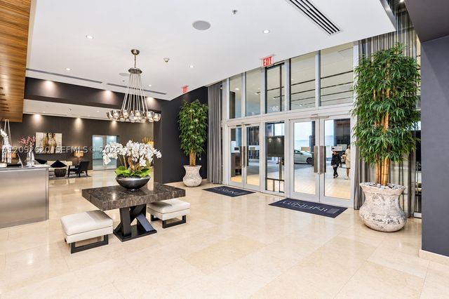 60 SW 13th St 4002, Miami, FL 33130