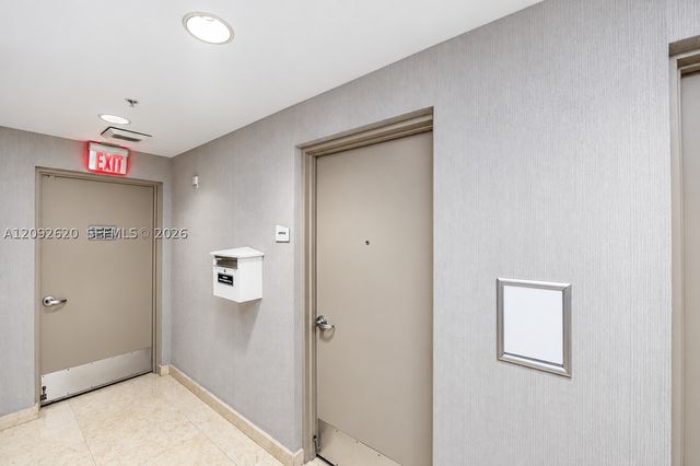 60 SW 13th St 4002, Miami, FL 33130