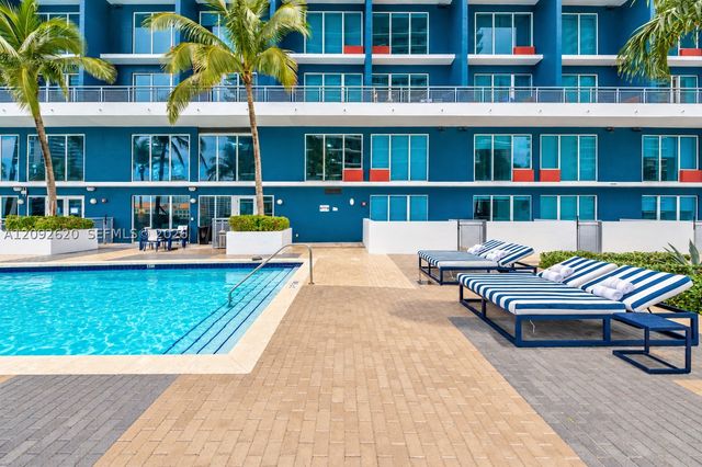 60 SW 13th St 4002, Miami, FL 33130