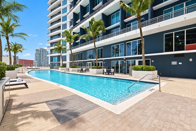 60 SW 13th St 4002, Miami, FL 33130