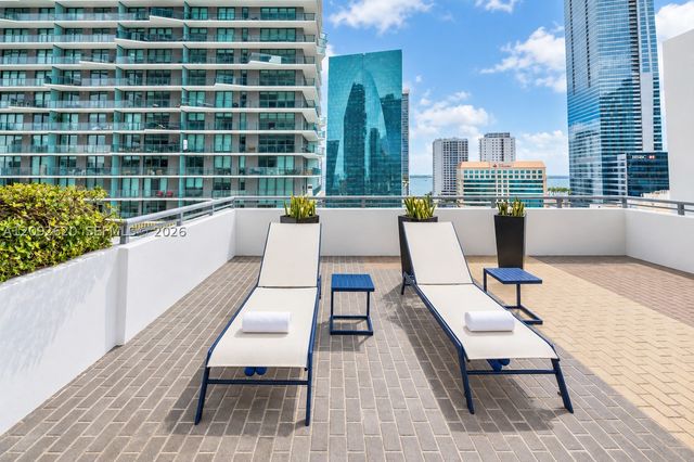 60 SW 13th St 4002, Miami, FL 33130