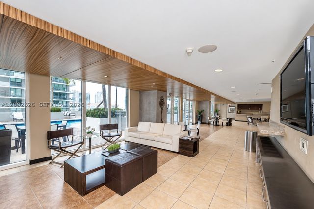 60 SW 13th St 4002, Miami, FL 33130