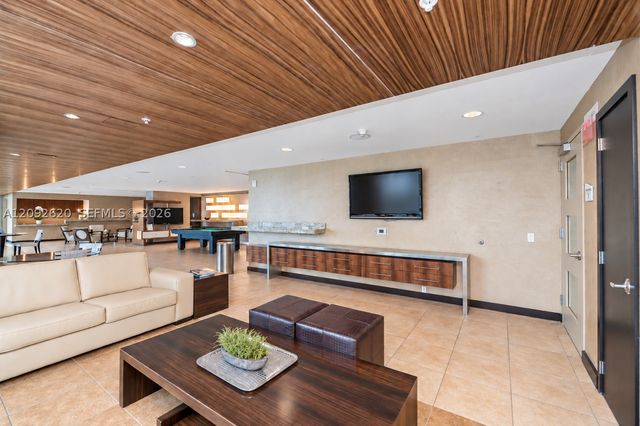 60 SW 13th St 4002, Miami, FL 33130