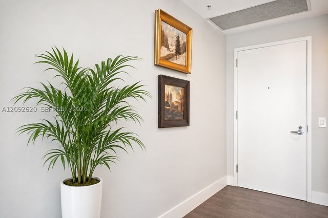60 SW 13th St 4002, Miami, FL 33130