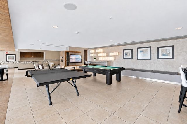 60 SW 13th St 4002, Miami, FL 33130