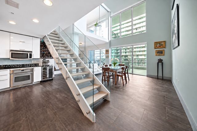 60 SW 13th St 4002, Miami, FL 33130