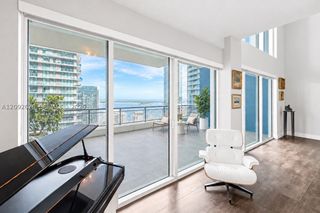 60 SW 13th St 4002, Miami, FL 33130