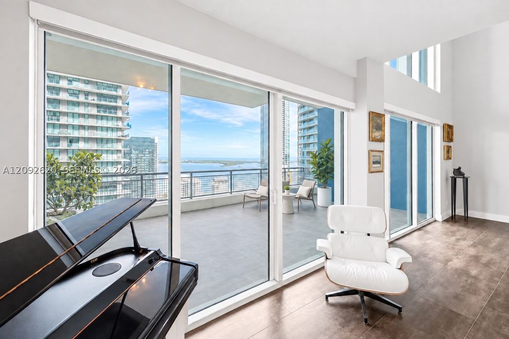 60 SW 13th St 4002, Miami, FL 33130