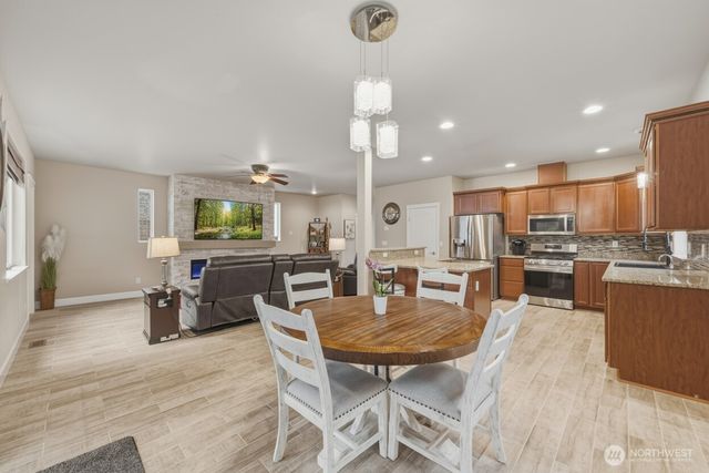 4220 Stonecrest Ct, Bellingham, WA 98226