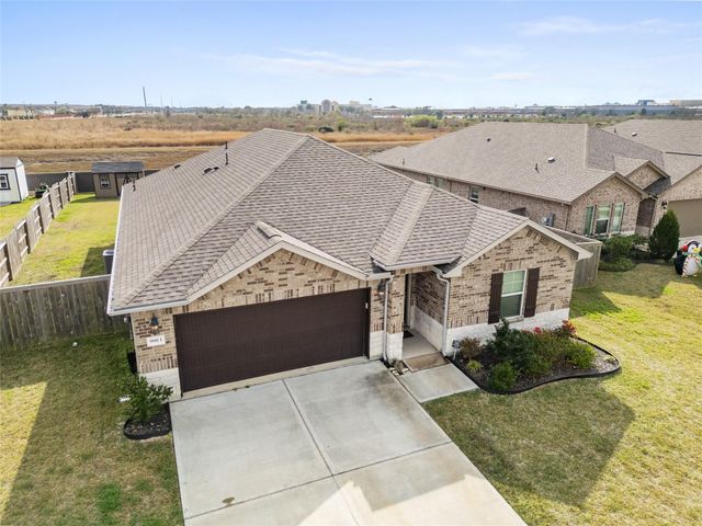 9913 Hermann Trace, Texas City, TX 77591