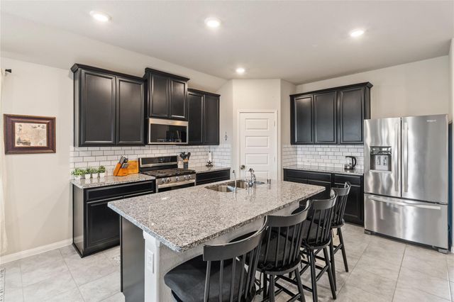 9913 Hermann Trace, Texas City, TX 77591