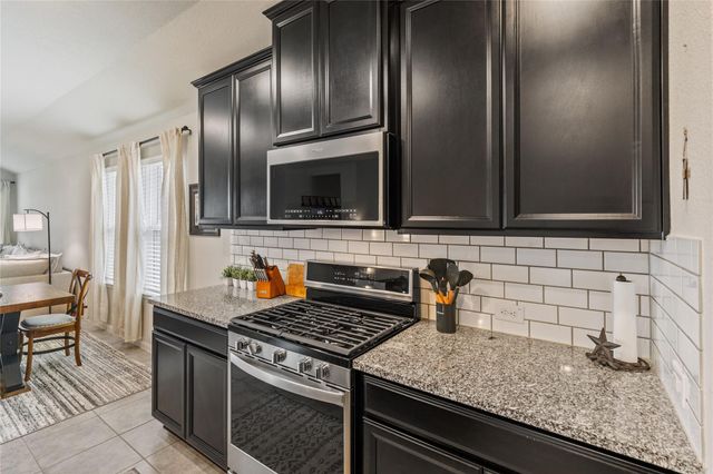 9913 Hermann Trace, Texas City, TX 77591