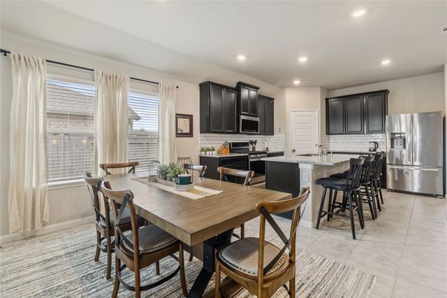 9913 Hermann Trace, Texas City, TX 77591