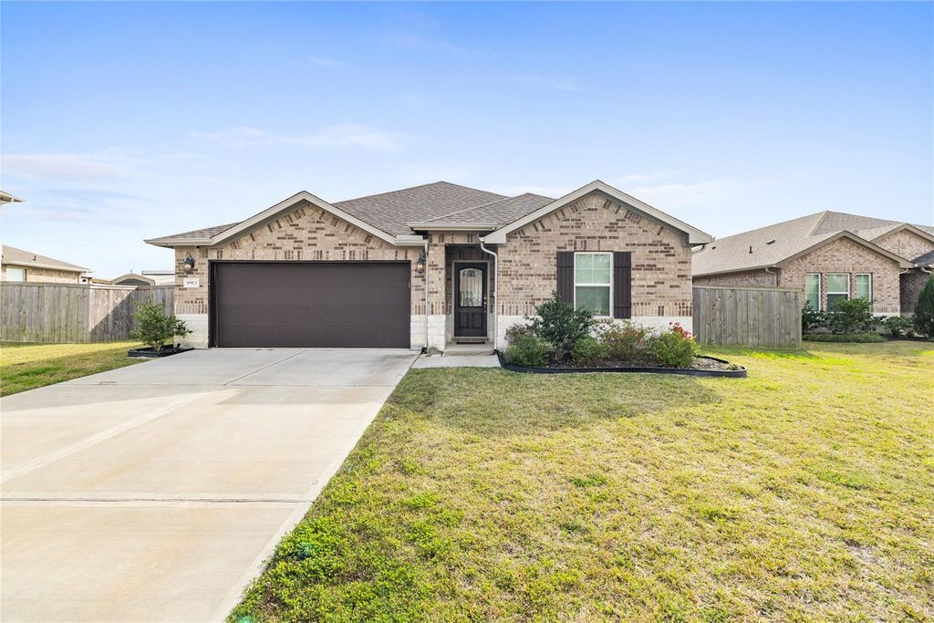 9913 Hermann Trace, Texas City, TX 77591