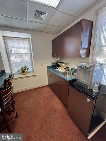 1273 LANCASTER AVE, Berwyn, PA 19312