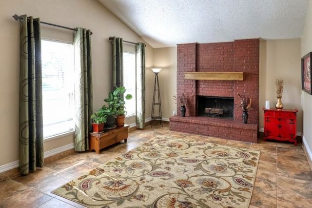 2813 Meandering Way, Bedford, TX 76021