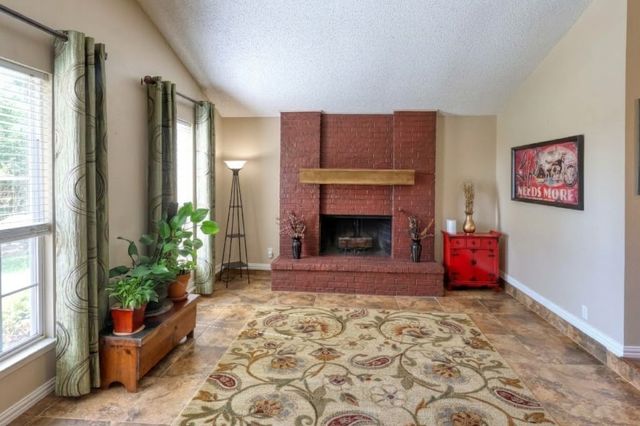 2813 Meandering Way, Bedford, TX 76021
