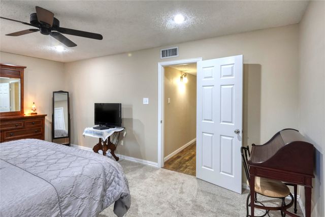 2813 Meandering Way, Bedford, TX 76021