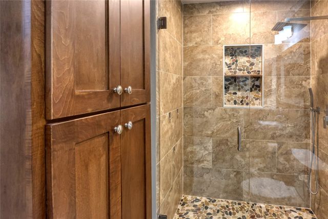 2813 Meandering Way, Bedford, TX 76021