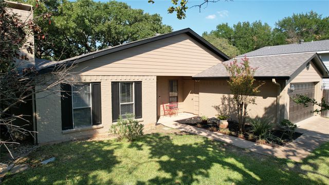 2813 Meandering Way, Bedford, TX 76021