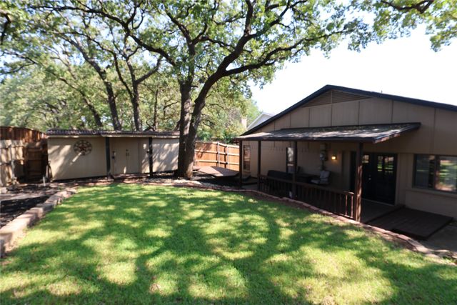 2813 Meandering Way, Bedford, TX 76021