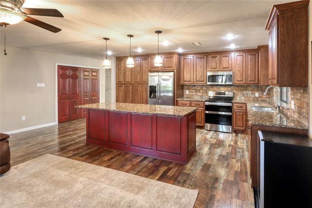 2813 Meandering Way, Bedford, TX 76021