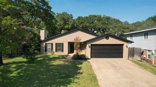 2813 Meandering Way, Bedford, TX 76021