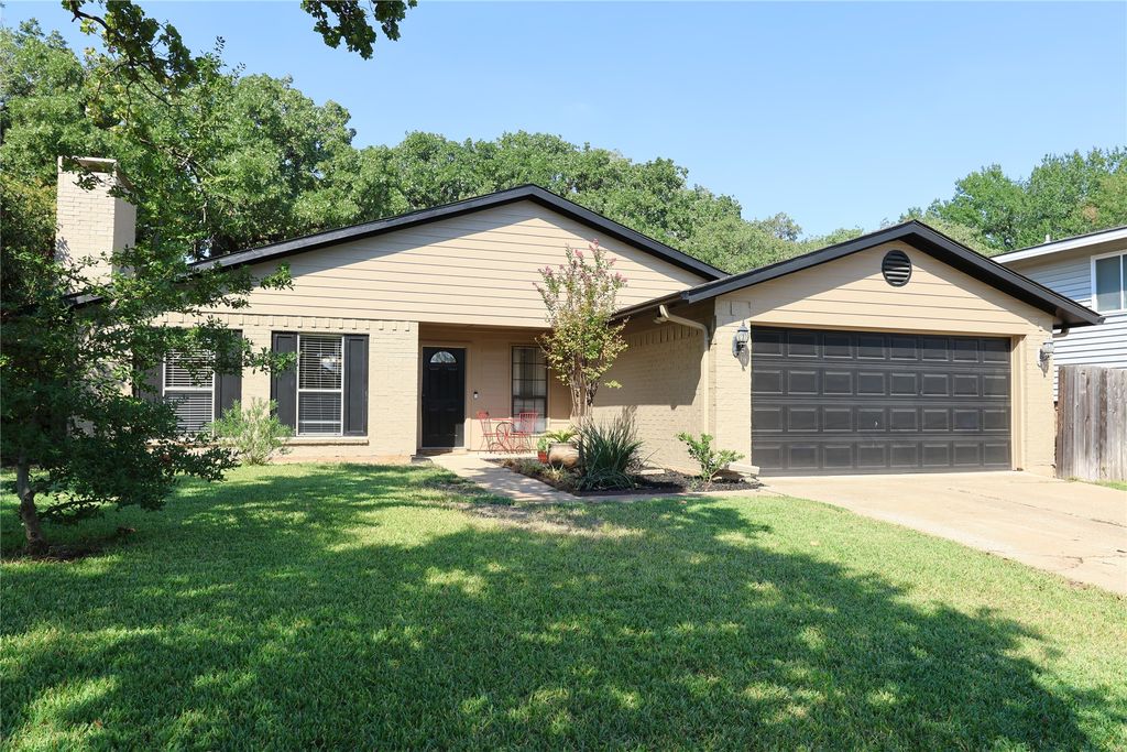 2813 Meandering Way, Bedford, TX 76021 — photo 2