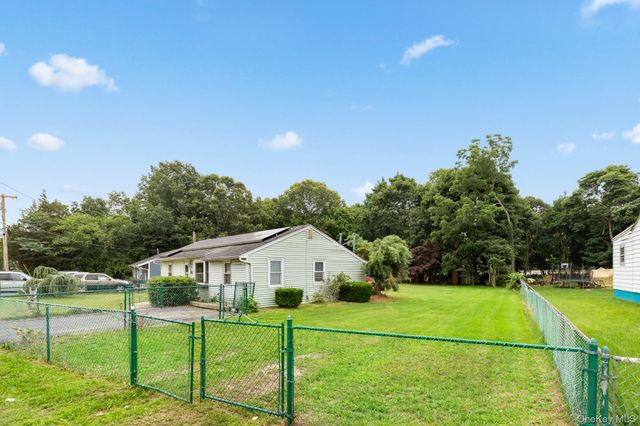 27 Philip Street, Riverhead, NY 11901