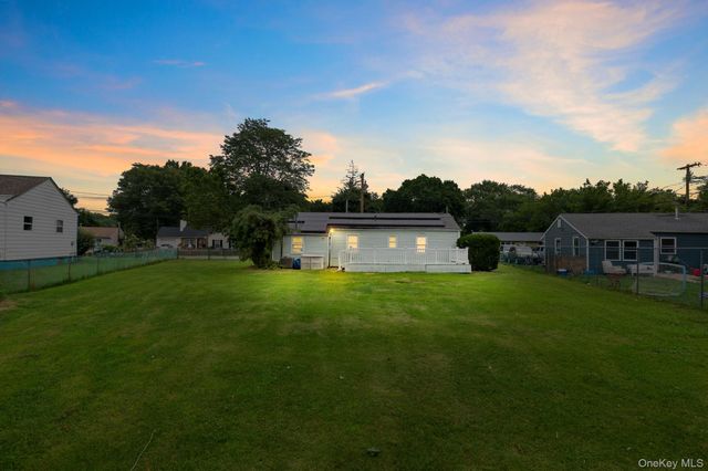 27 Philip Street, Riverhead, NY 11901