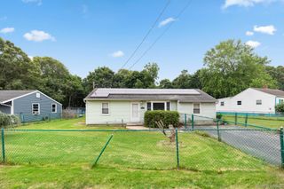 27 Philip Street, Riverhead, NY 11901