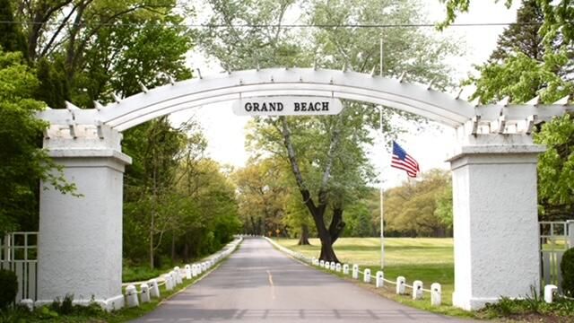 1 Lilac Lane, Grand Beach, MI 49117