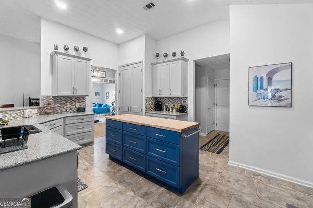 5589 Ashmoore Court, Flowery Branch, GA 30542